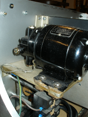 Servo motor of a Rangertone chimes machine